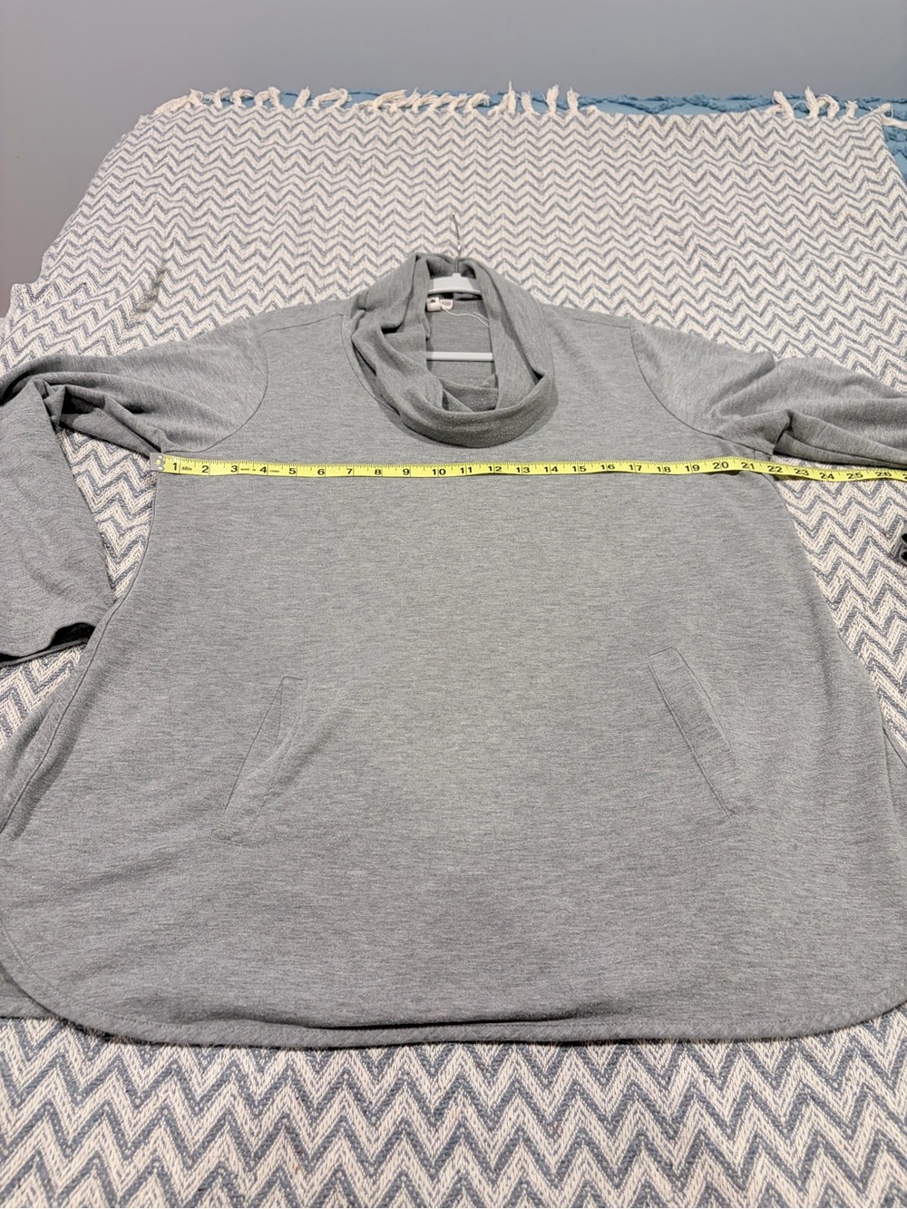 Cable & Gauge Woman Gray Cowl Neck Tunic Top Pockets 1X - Picture 8 of 9